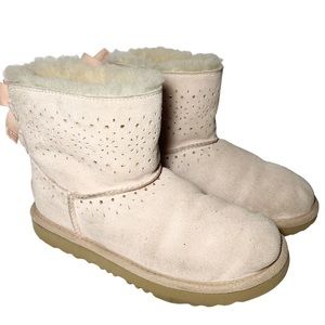UGG Pink Suede Short Bow Boots Sz 5
